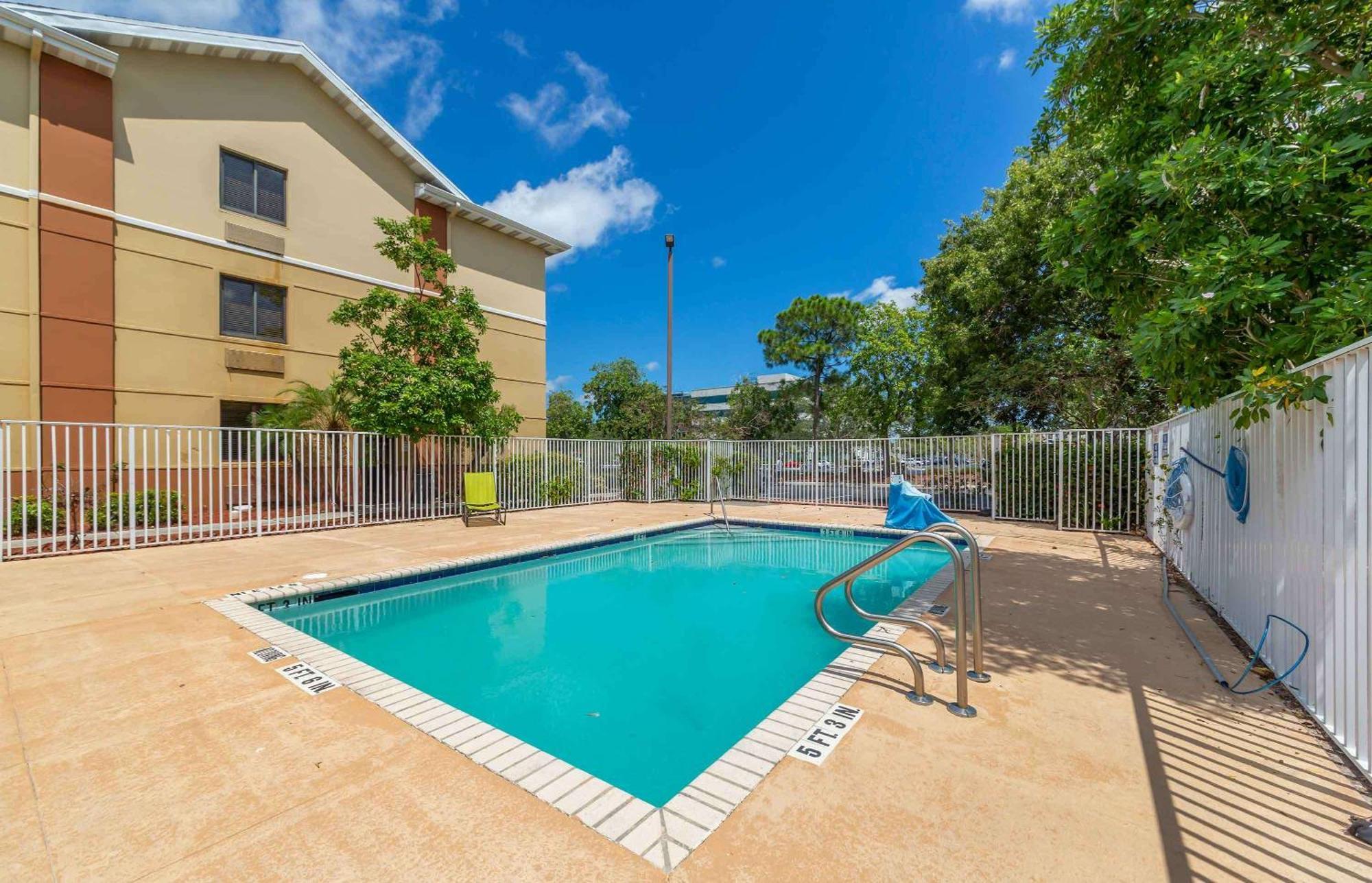 Extended Stay America Suites - Fort Lauderdale - Cypress Creek - Nw 6Th Way Buitenkant foto
